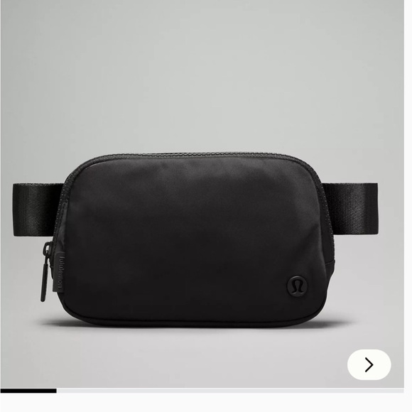 Lululemon Black Belt Bag 1L NWOT - Picture 2 of 9